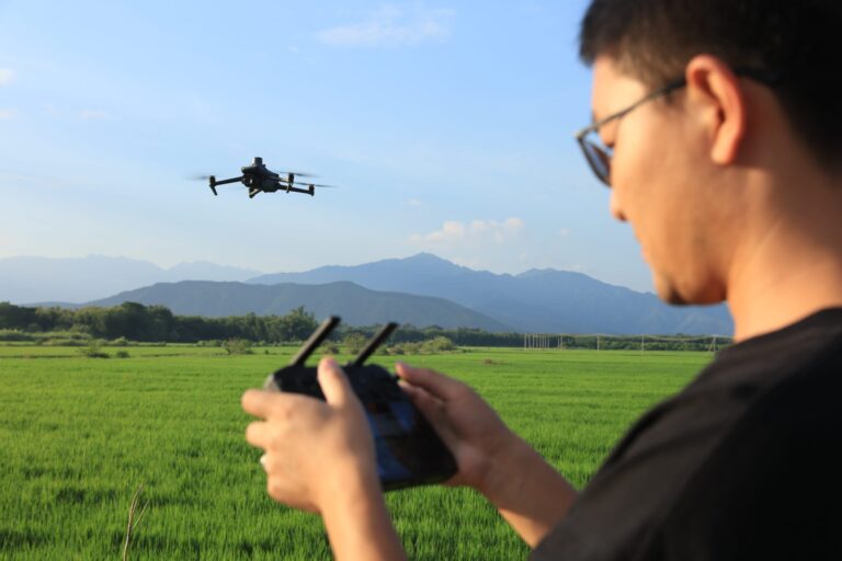 Mitos sobre Trabalhar com Drones: Separando Fantasia da Realidade no Mercado de Drones