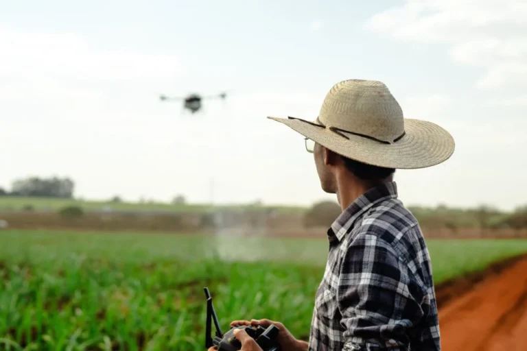 Drone Agrícola: Como a Tecnologia Está Transformando o Agronegócio Brasileiro